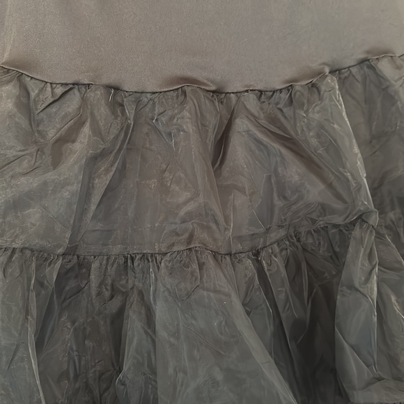 Black underskirt - Picture 2 of 4